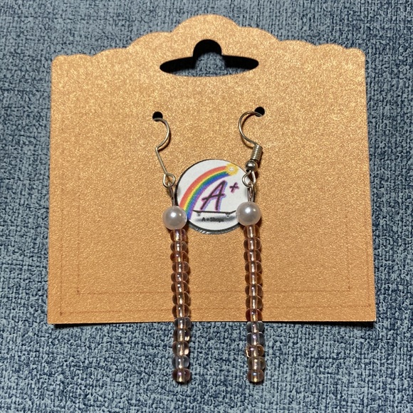 Delicate handmade earrings - Picture 2 of 2